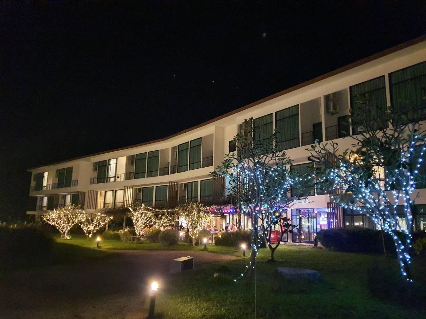 The Beach Resort & Residence - Sha Plus Pathiu Bagian luar foto