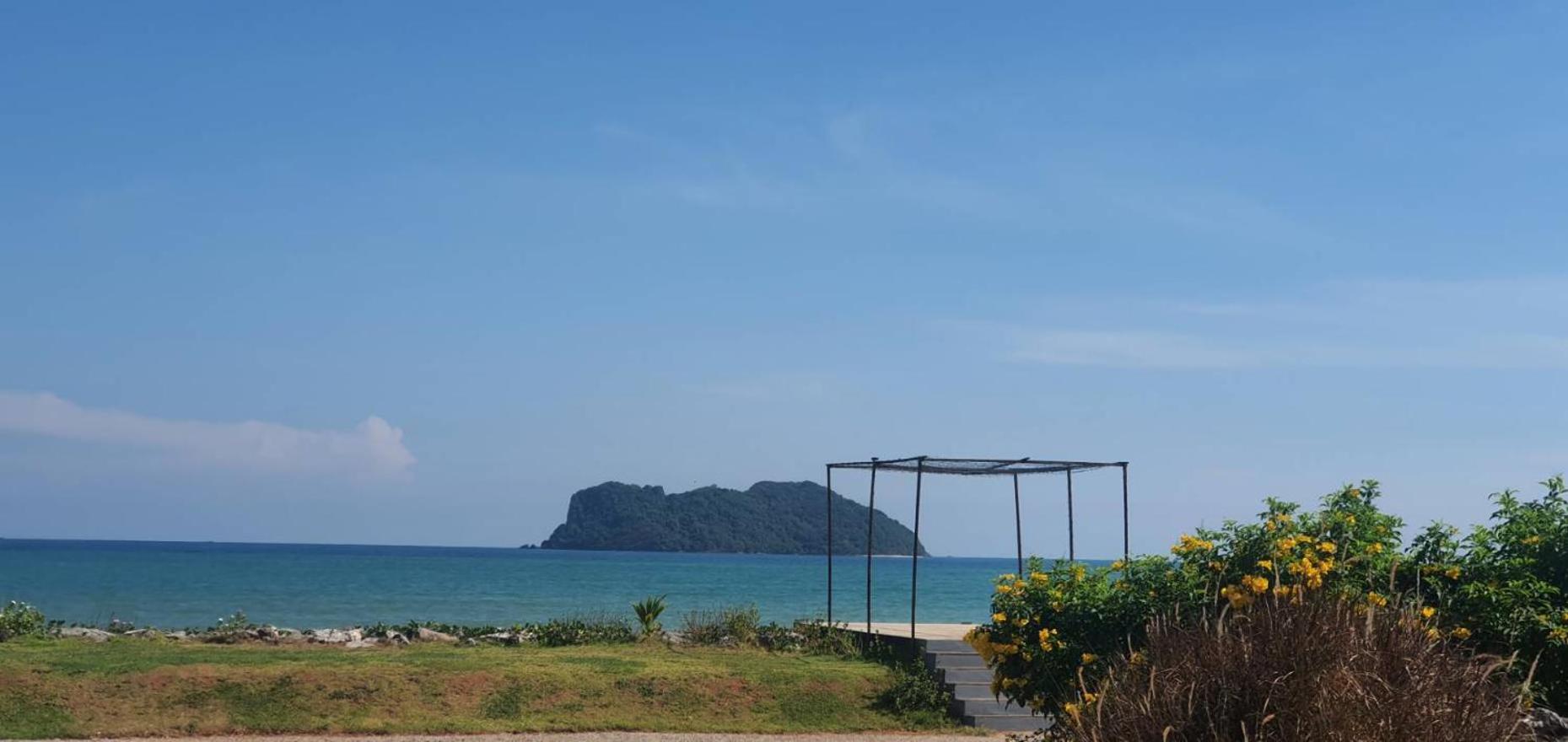 The Beach Resort & Residence - Sha Plus Pathiu Bagian luar foto