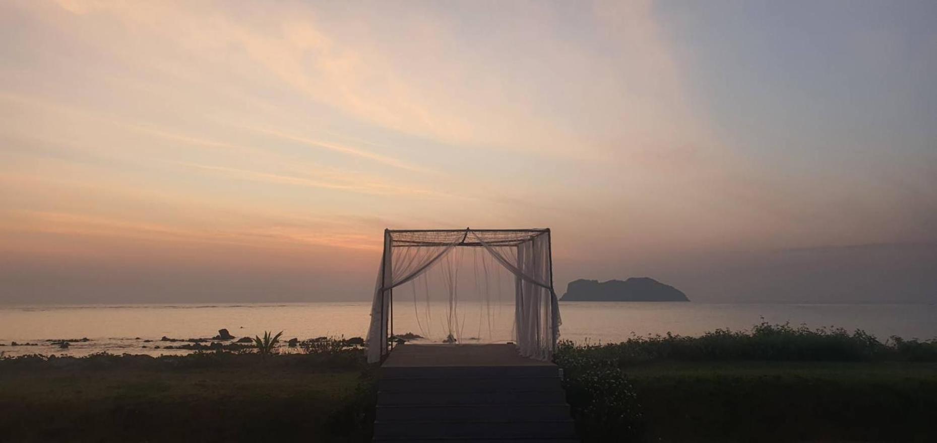The Beach Resort & Residence - Sha Plus Pathiu Bagian luar foto